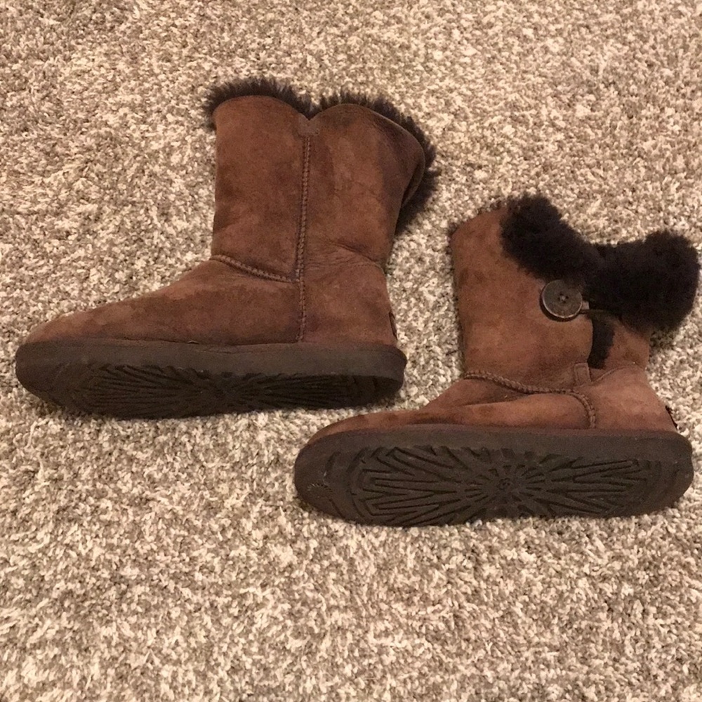 Short Bailey Button UGGS 5803